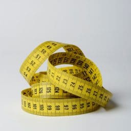 close-up-photo-of-yellow-tape-measure